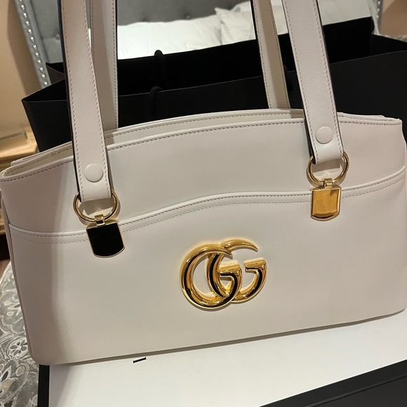Gucci Arli Large Handle Bag Purse - Picture 8 of 16